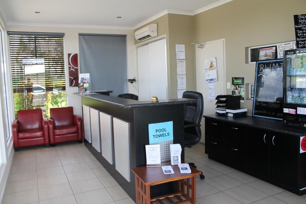 Blackwater Motor Inn Bagian luar foto